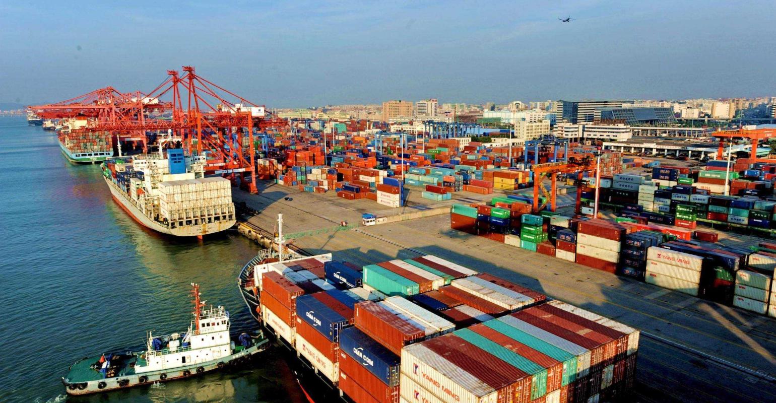 Cosco Shipping Port  sells port  assets to SIPG Seatrade 